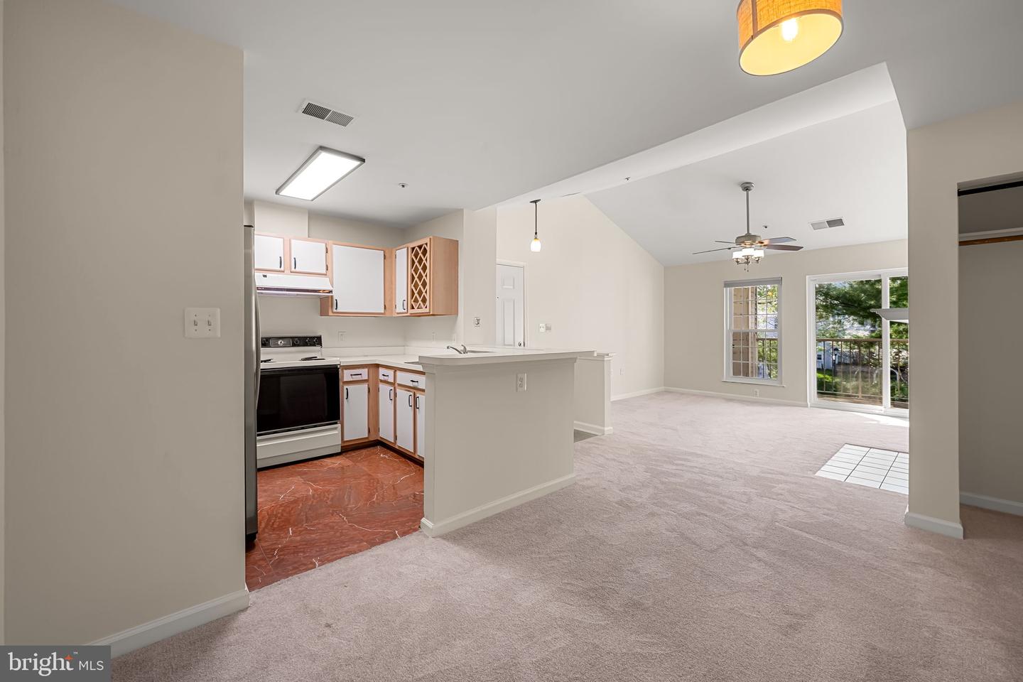 4402 Silverbrook Ln #d302 Property Photo 10