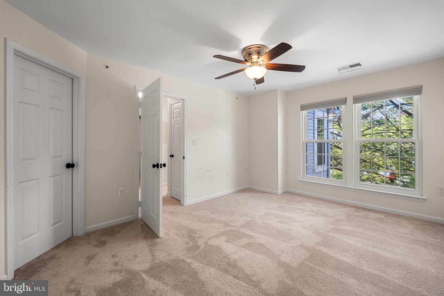 4402 Silverbrook Ln #d302 Property Photo 11