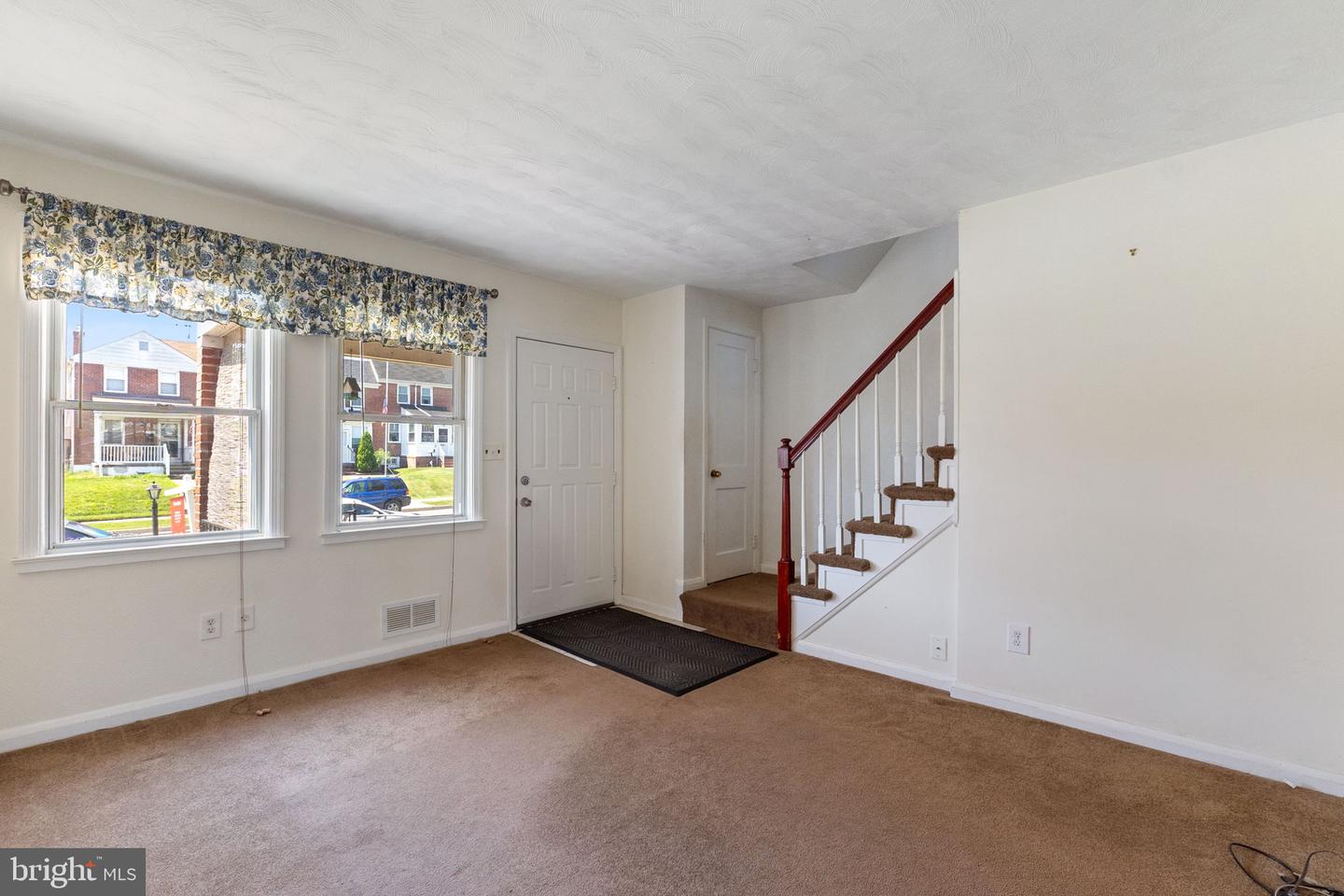 7548 Westfield Rd Property Photo 3
