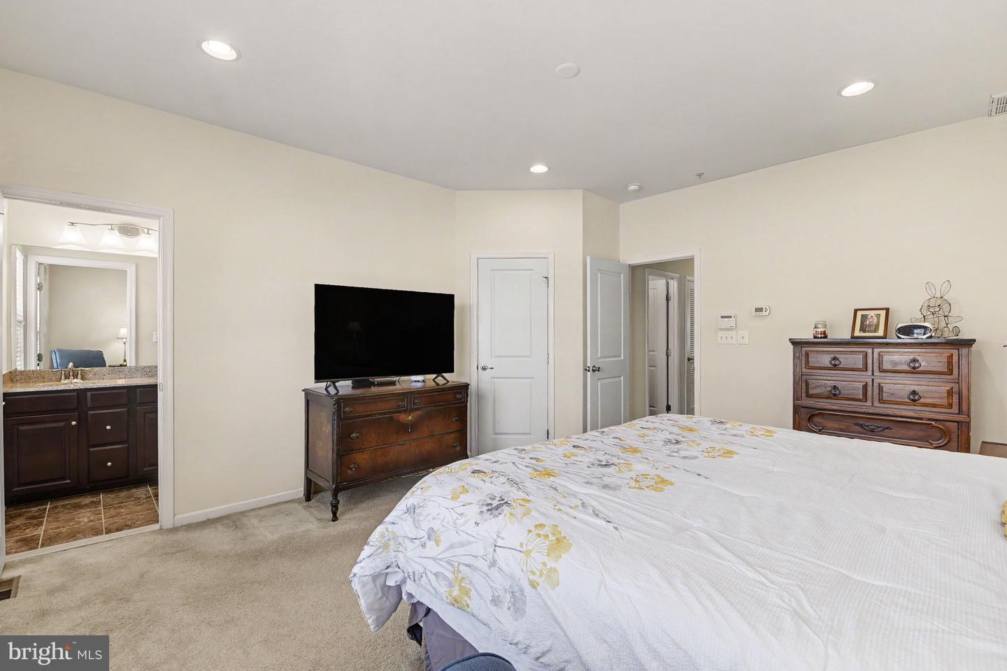 10419 Campbell Blvd Property Photo 14