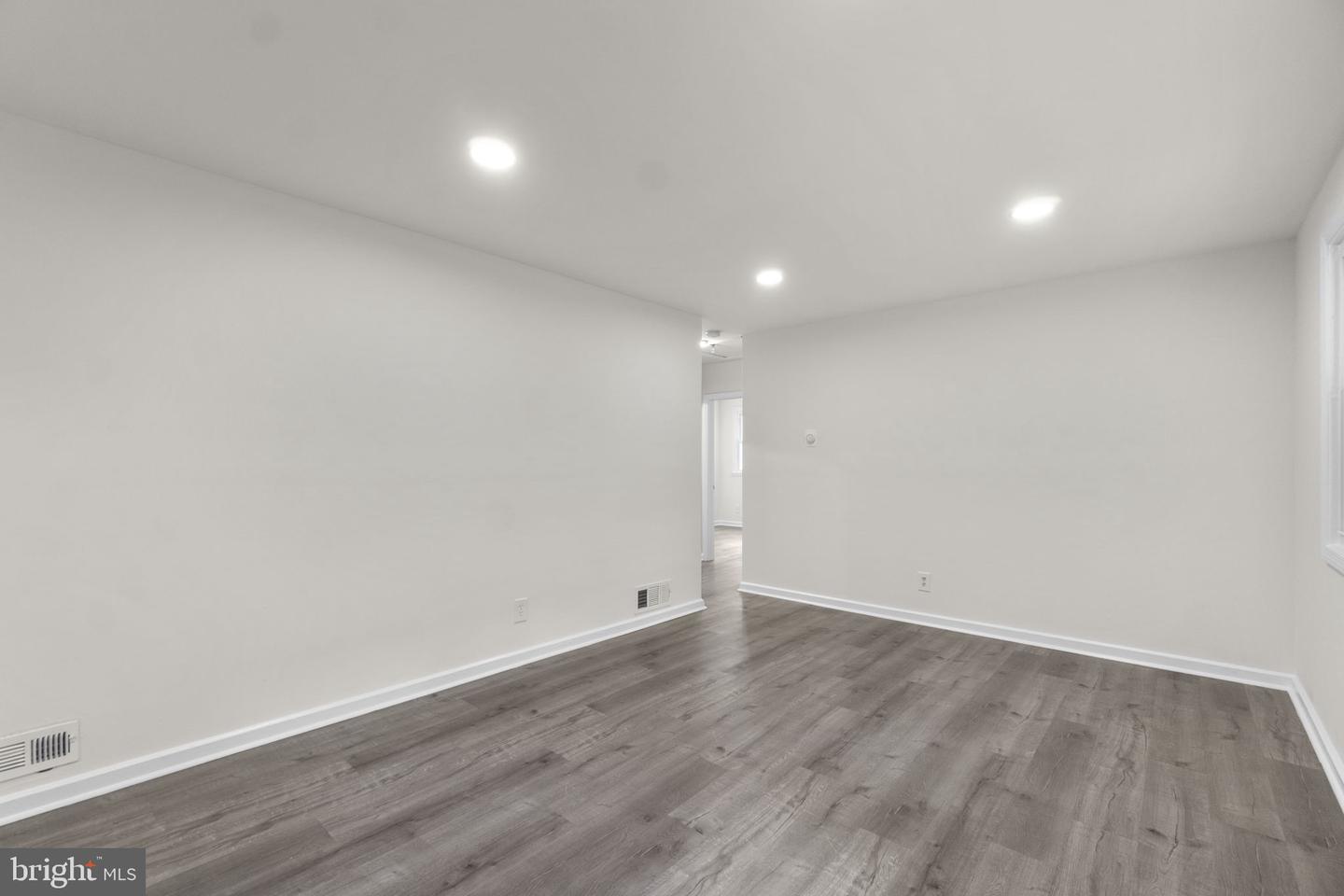 3658 Clifmar Rd Property Photo 10
