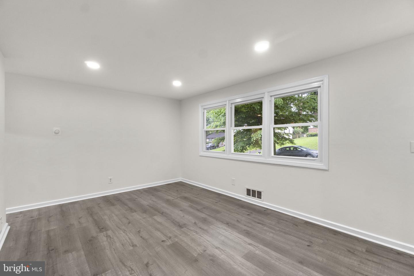 3658 Clifmar Rd Property Photo 11