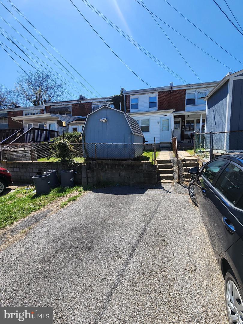 2760 Yarnall Rd Property Photo 3
