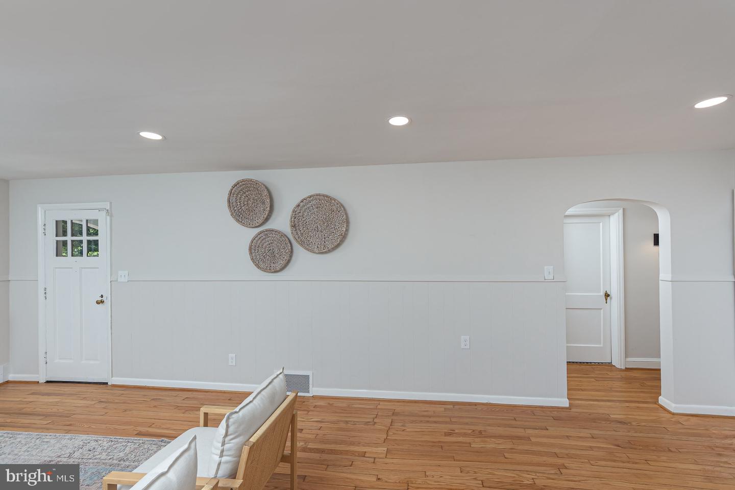 571 Woodbine Ave Property Photo 11