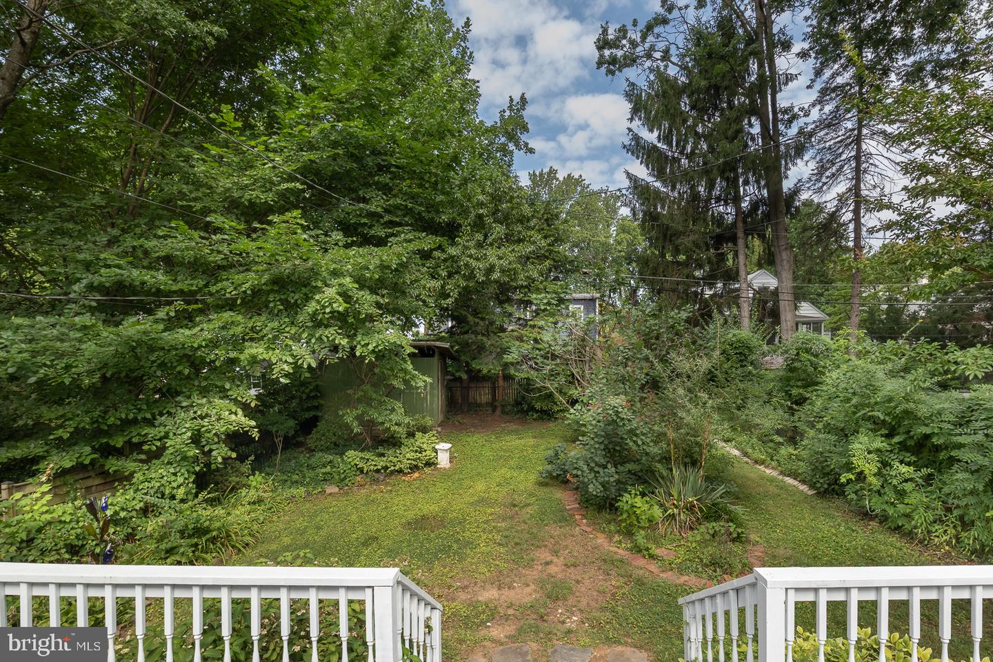 571 Woodbine Ave Property Photo 31