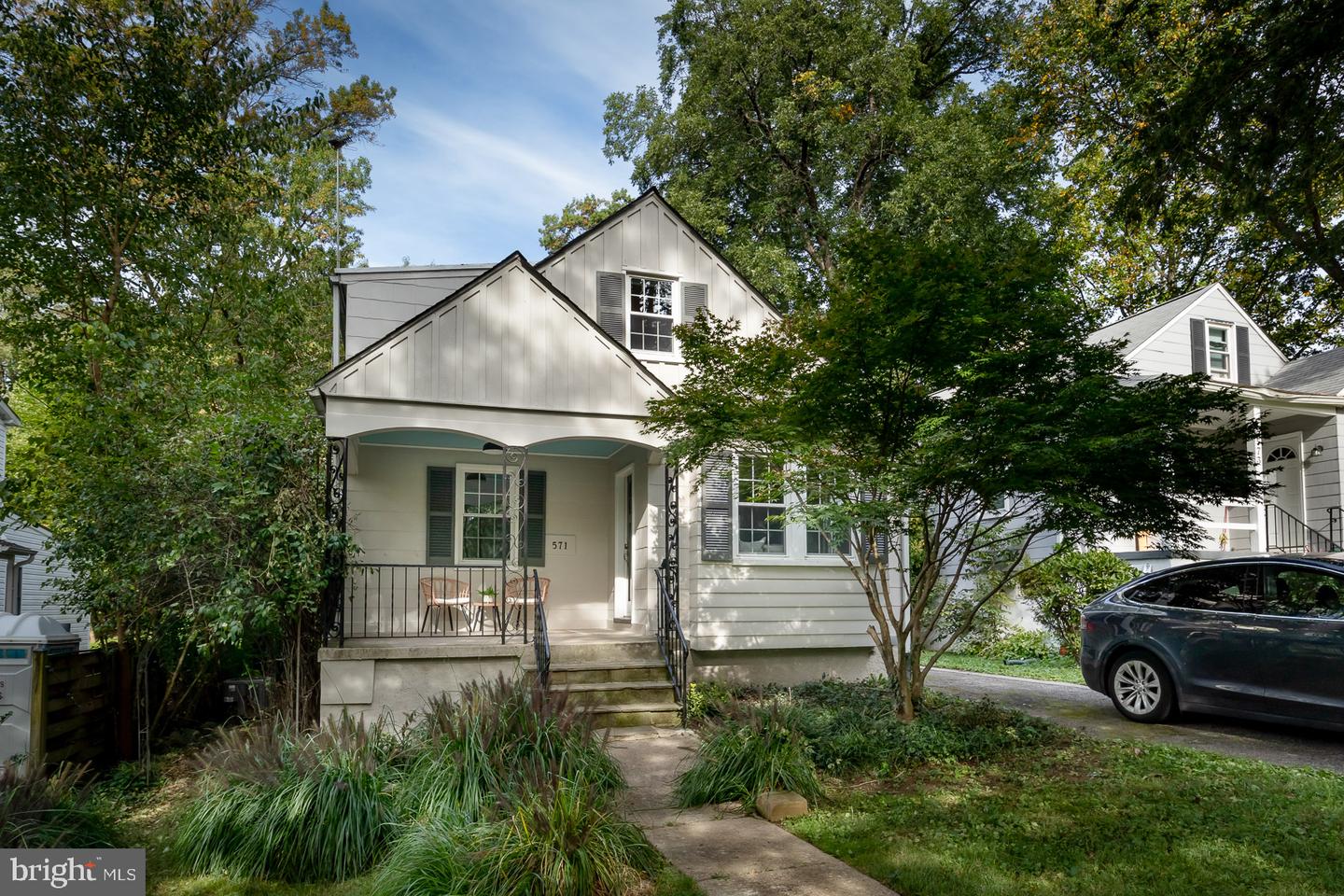 571 Woodbine Ave Property Photo 33
