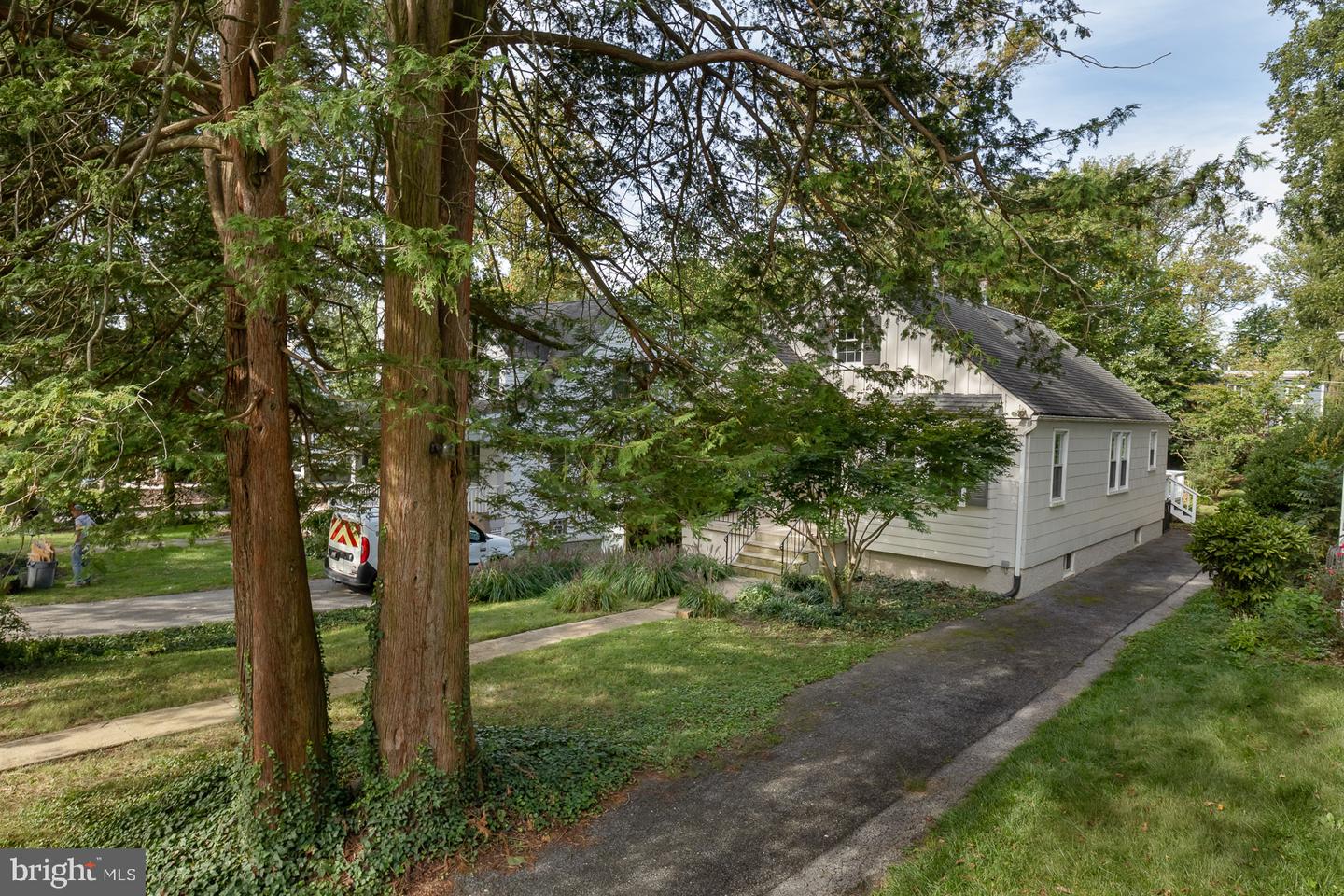 571 Woodbine Ave Property Photo 35