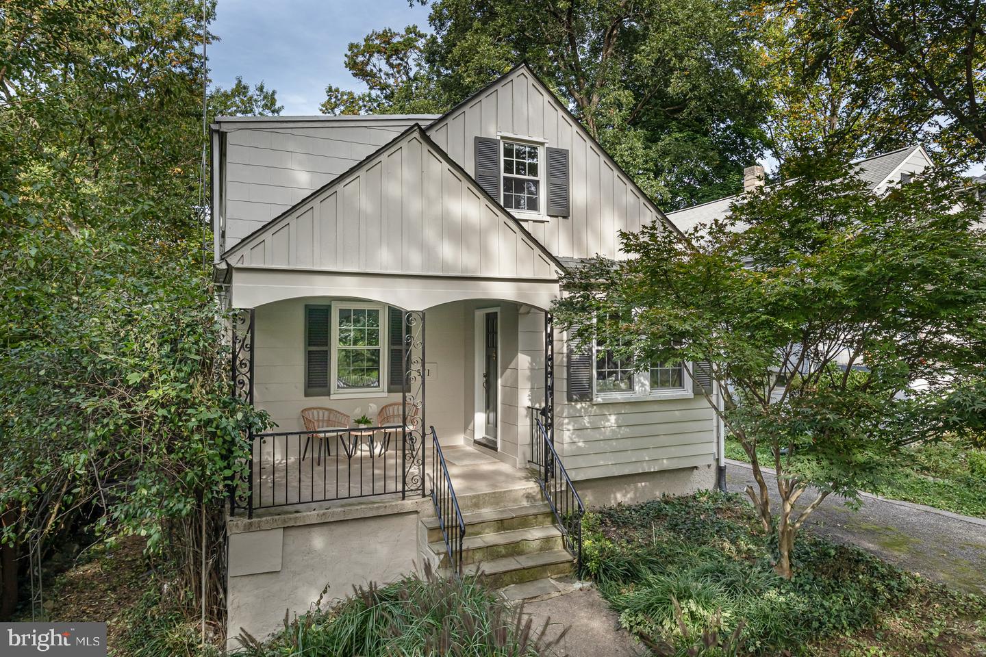 571 Woodbine Ave Property Photo 37