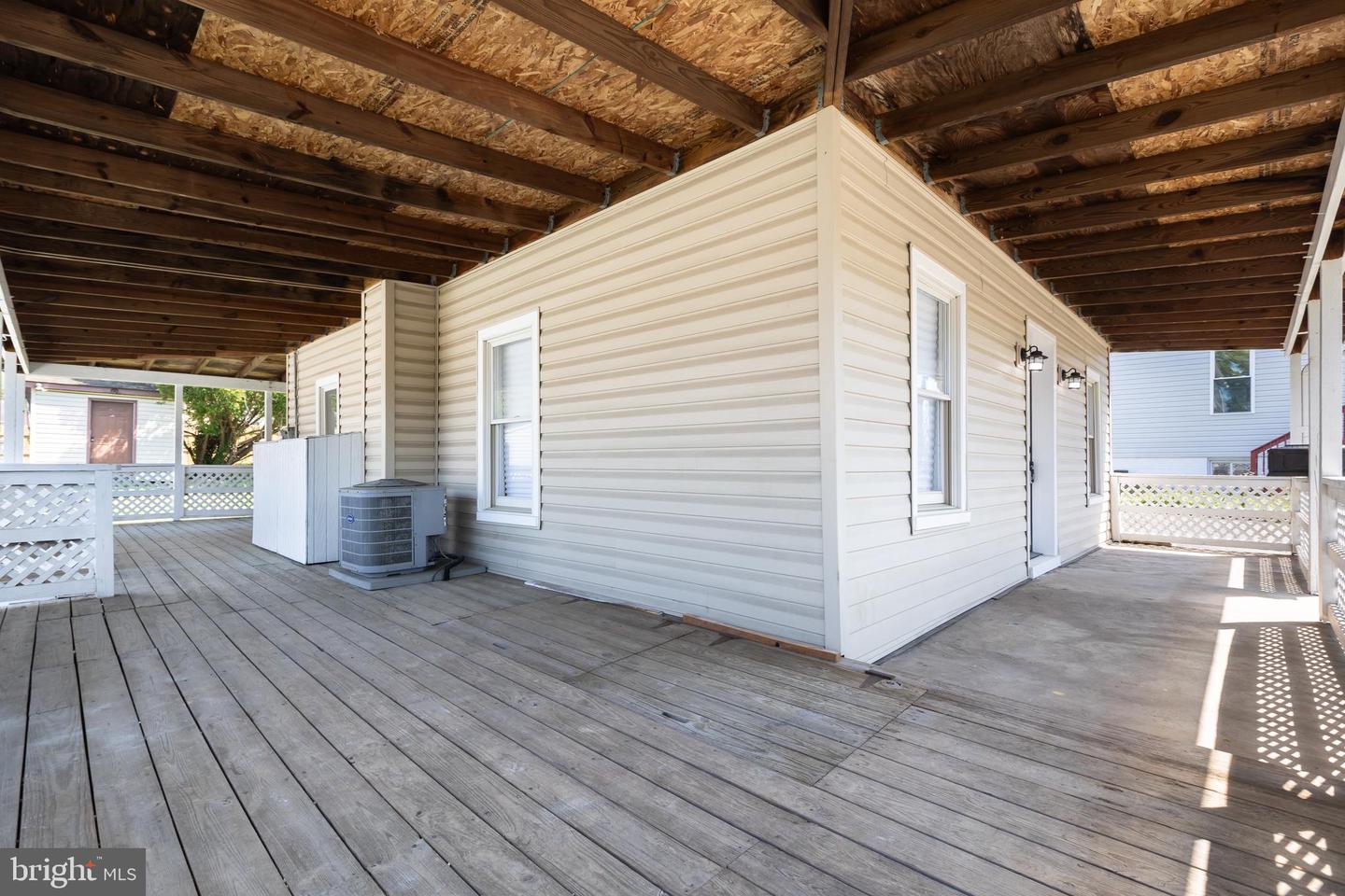 2407 Hammonds Ferry Rd Property Photo 4