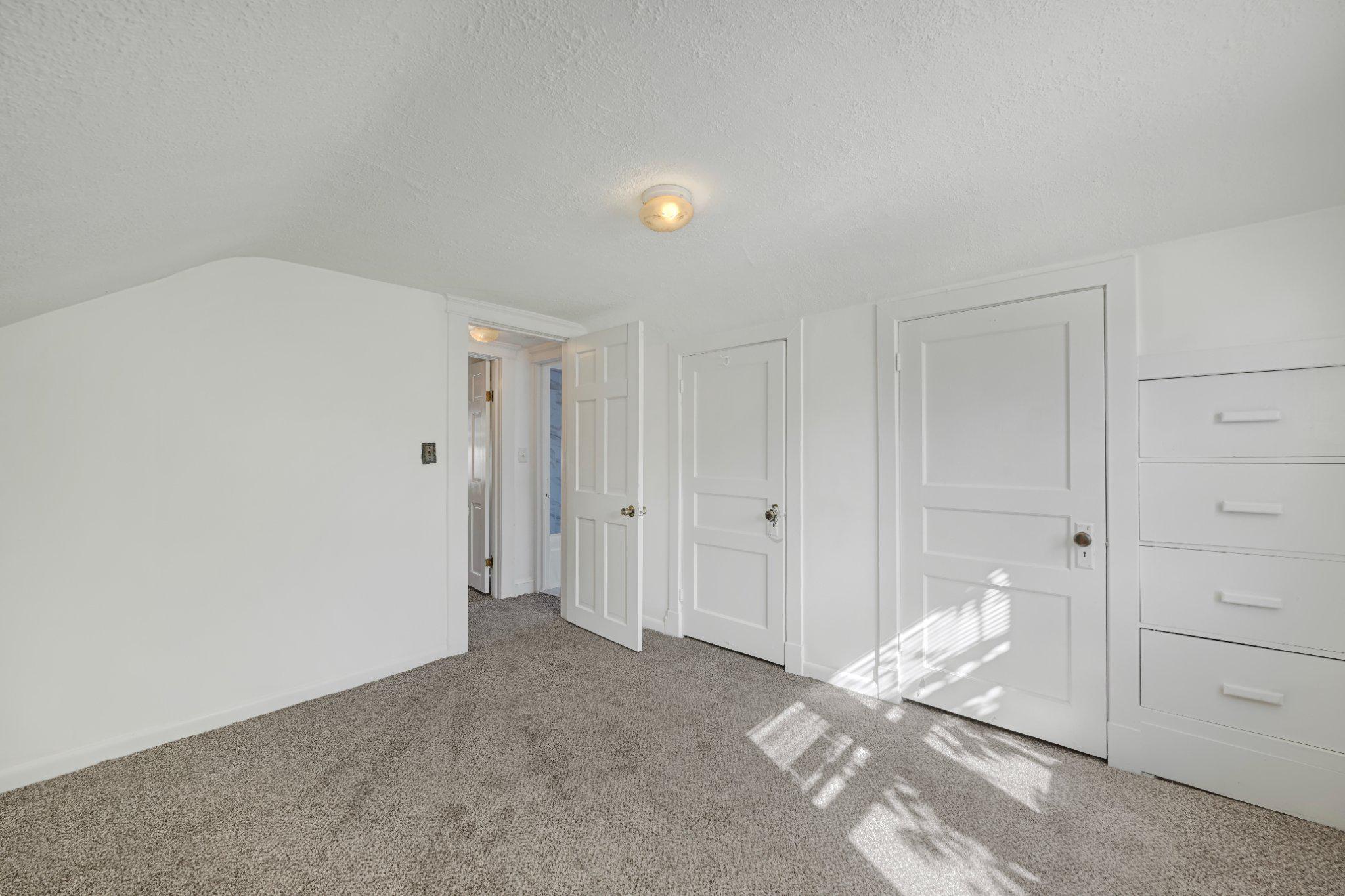 6417 Gilmore St Property Photo 31