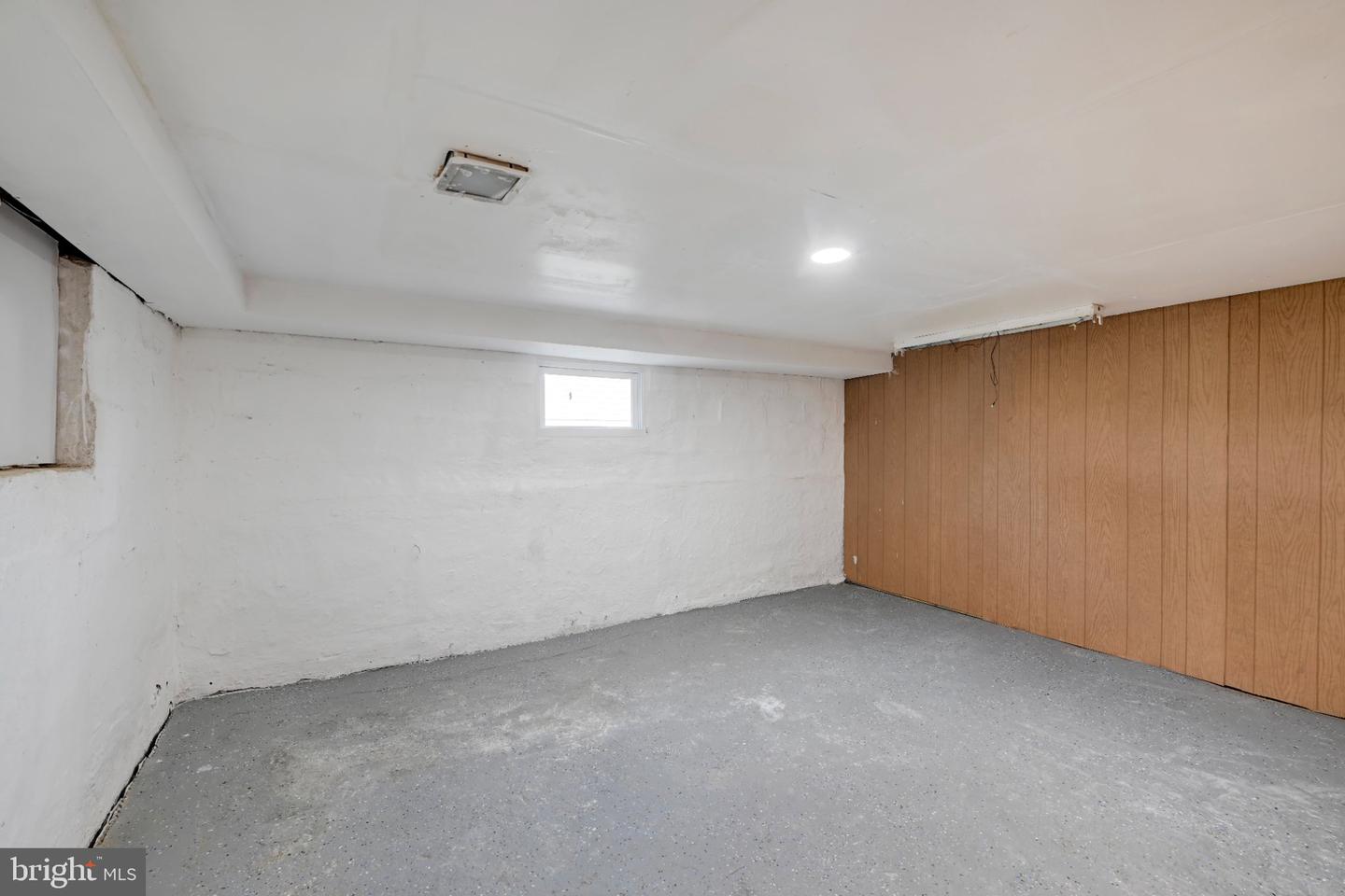 6417 Gilmore St Property Photo 34