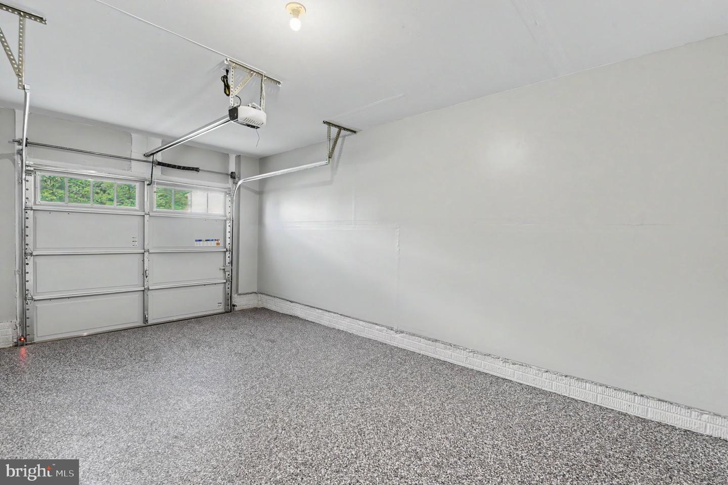 238 Waterstone Rd Property Photo 10