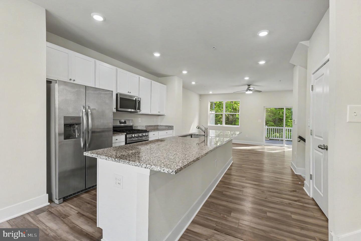 238 Waterstone Rd Property Photo 14