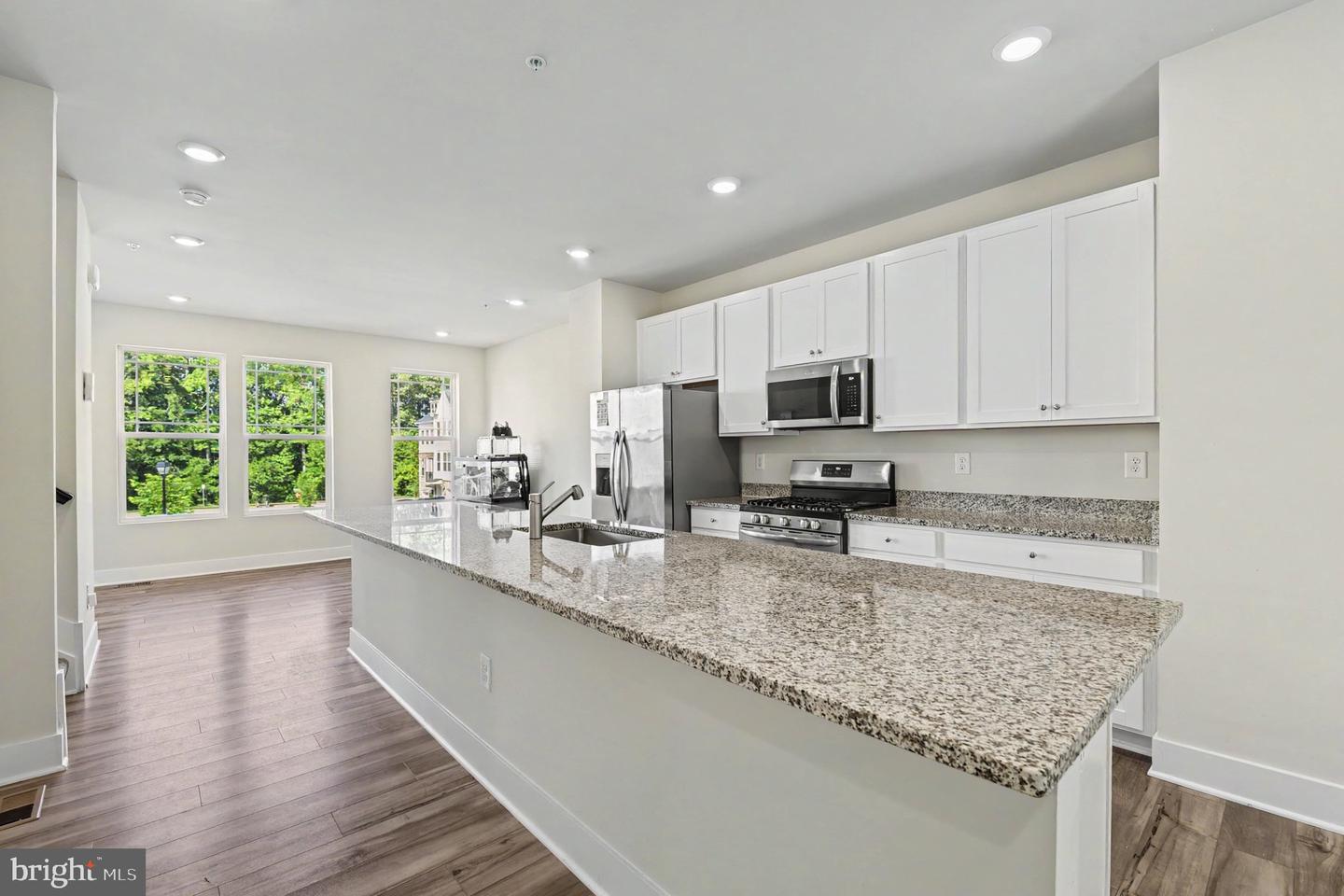 238 Waterstone Rd Property Photo 16