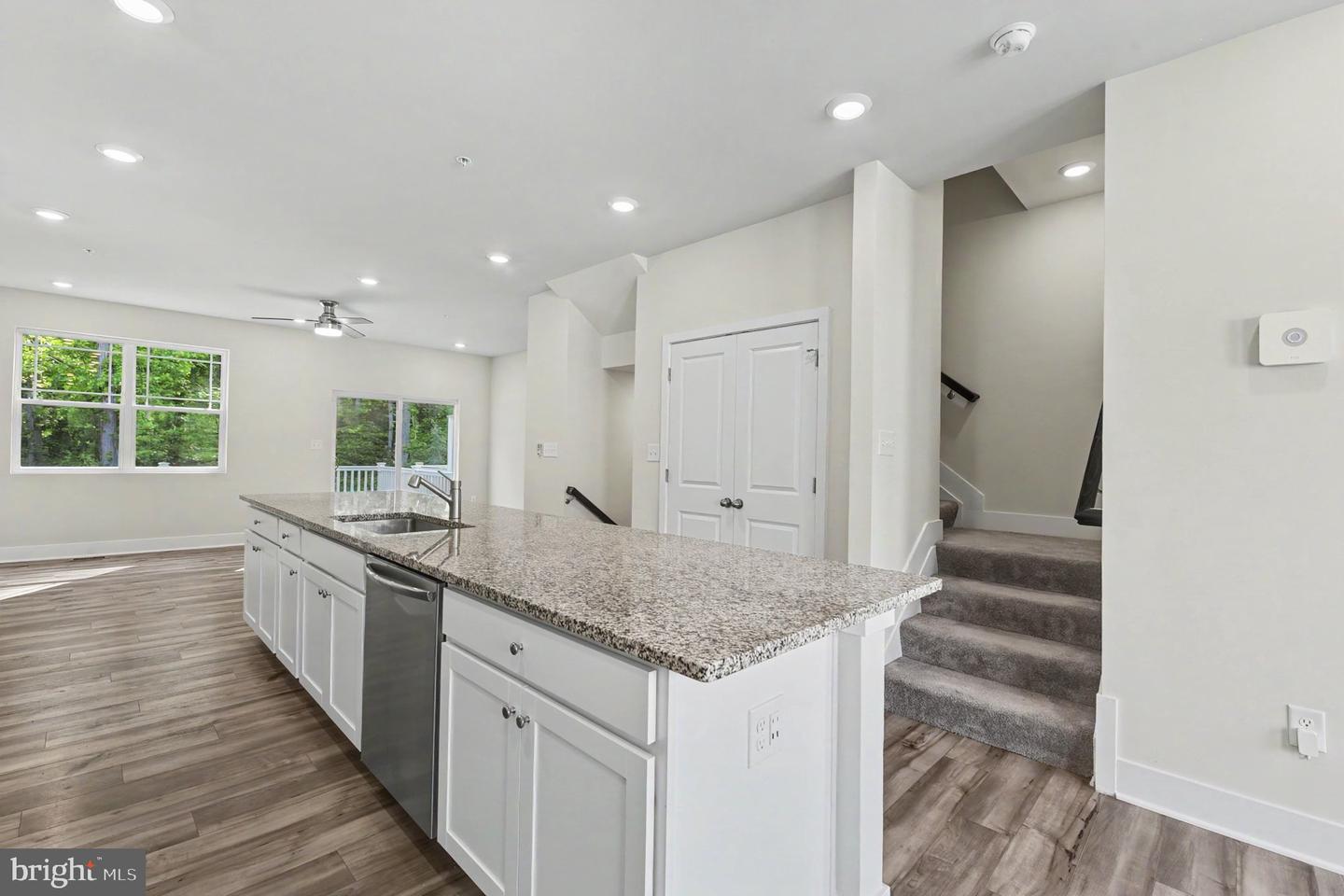 238 Waterstone Rd Property Photo 17