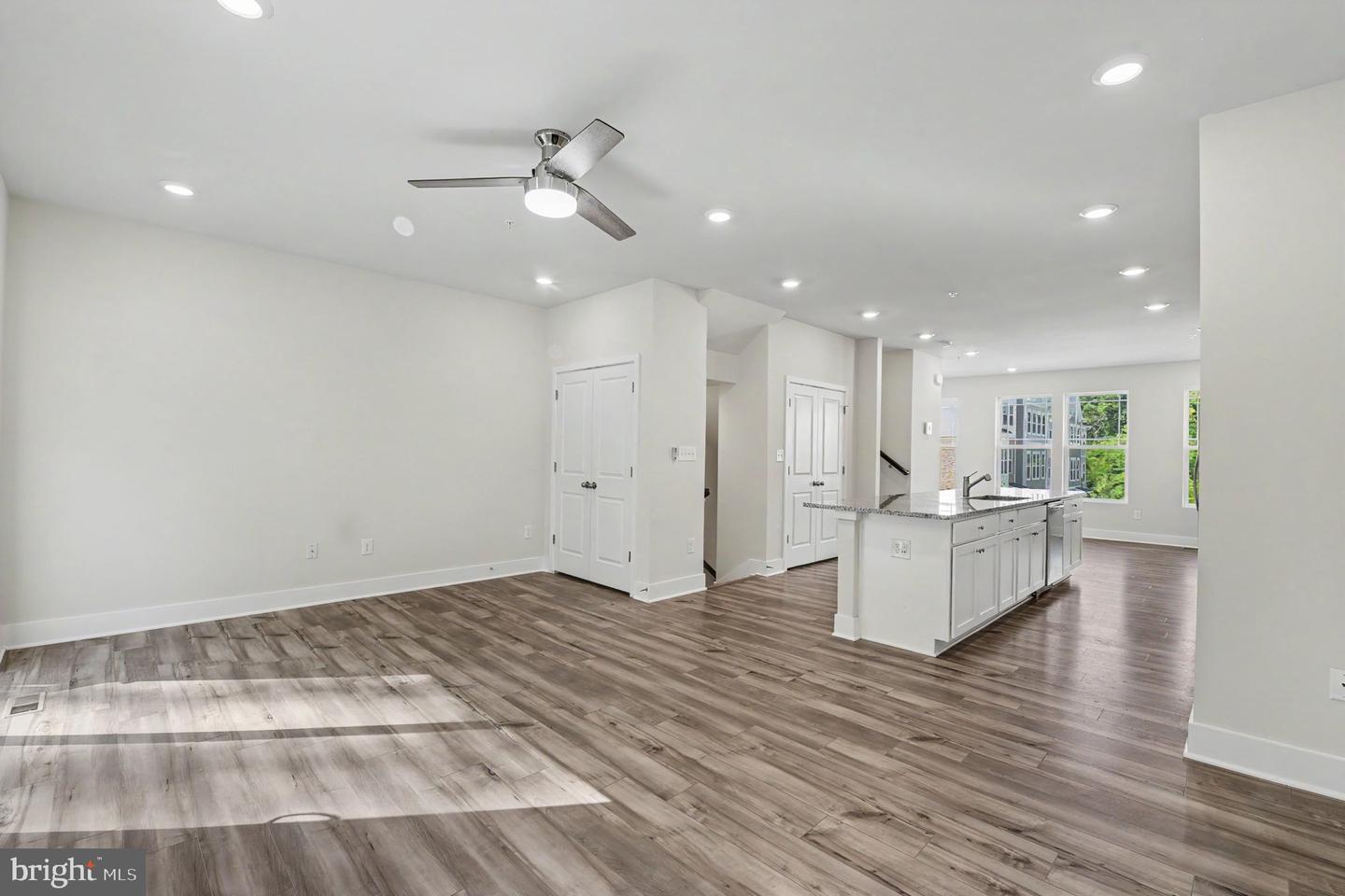 238 Waterstone Rd Property Photo 20