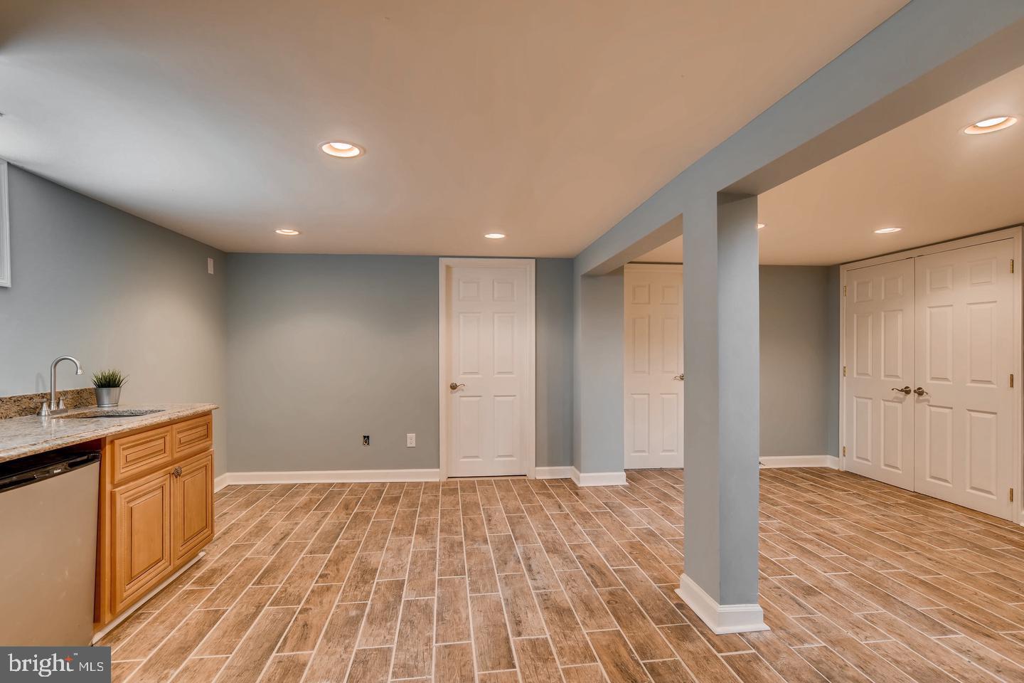 2704 Garnet Road Property Photo 5