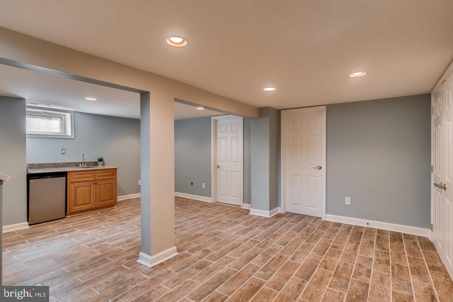 2704 Garnet Road Property Photo 6