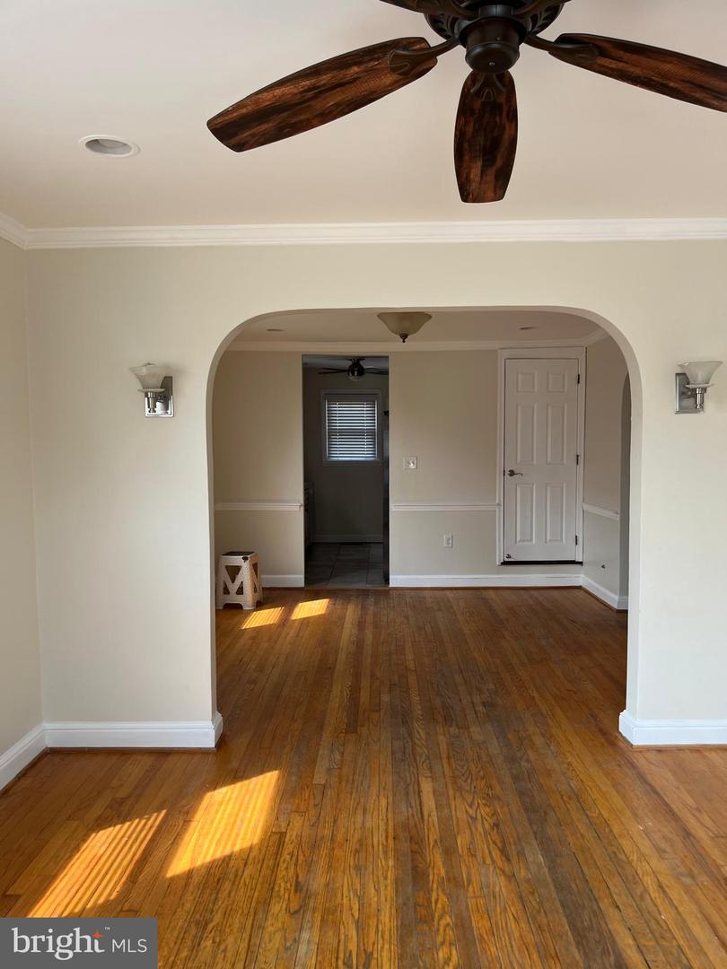 2704 Garnet Road Property Photo 14