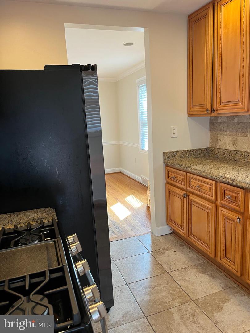 2704 Garnet Road Property Photo 35