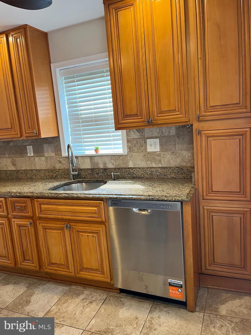 2704 Garnet Road Property Photo 40
