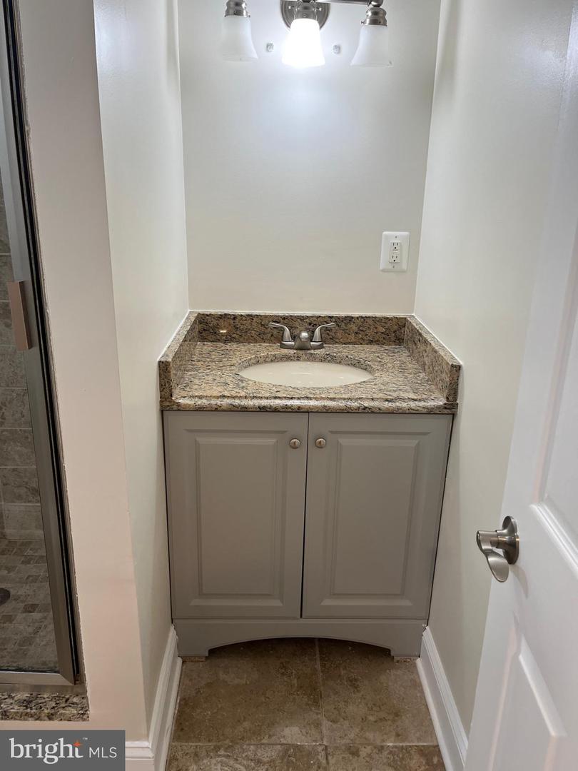 2704 Garnet Road Property Photo 43