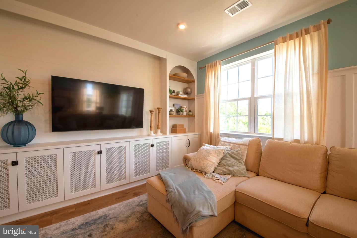 9453 James Macgowan Ln #428 Property Photo 28