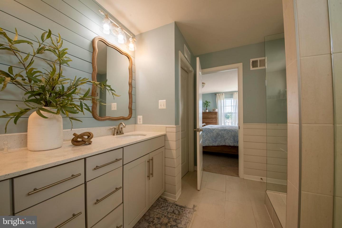 9453 James Macgowan Ln #428 Property Photo 40