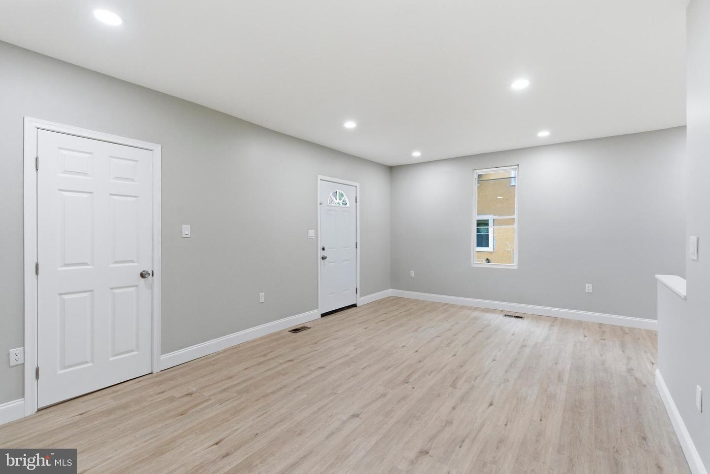 6039 Gwynn Oak Property Photo 5
