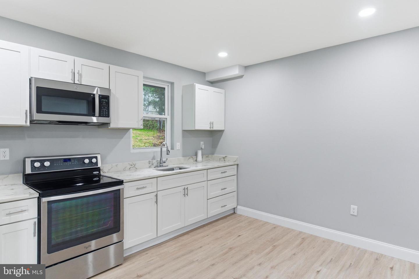 6039 Gwynn Oak Property Photo 10