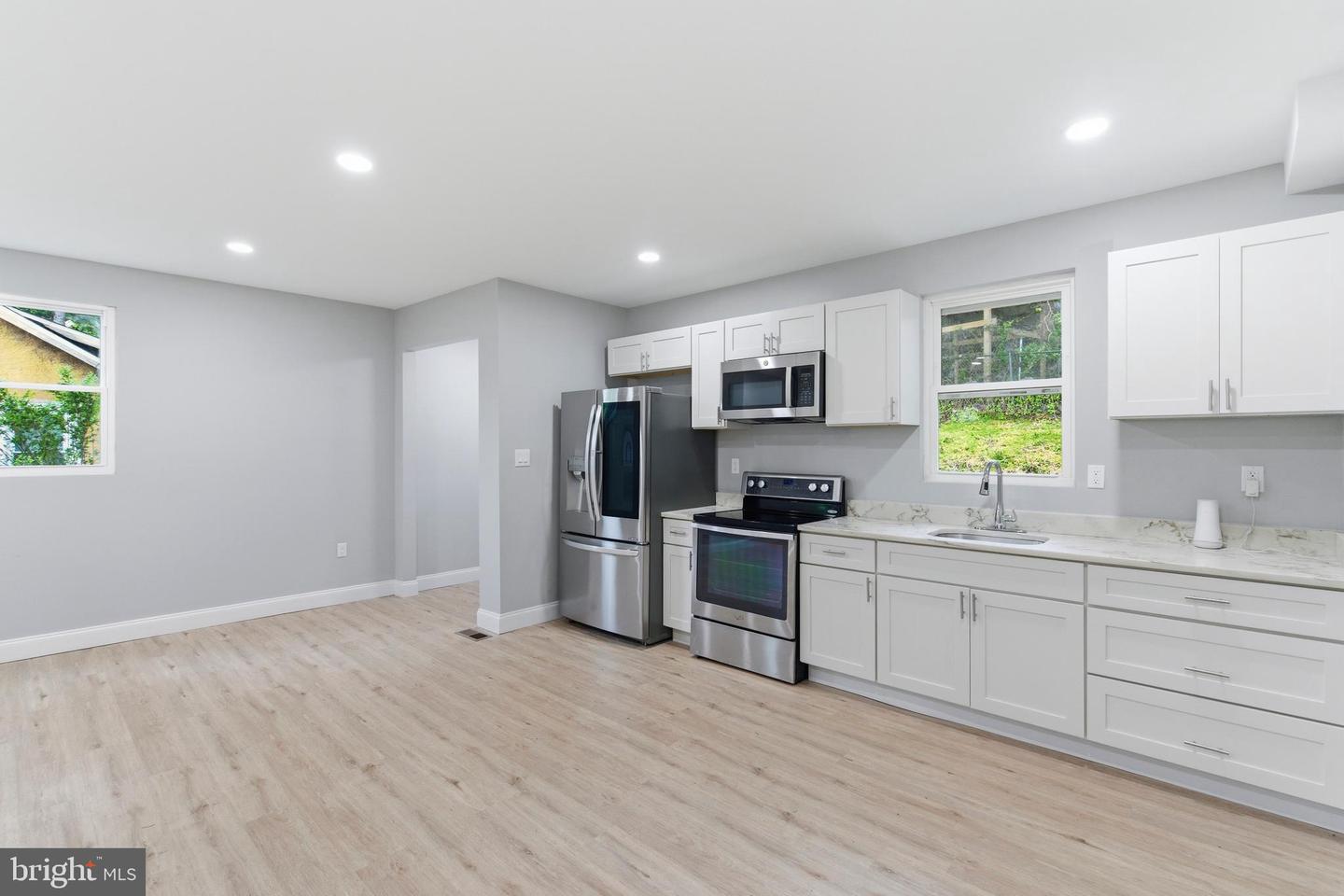 6039 Gwynn Oak Property Photo 12