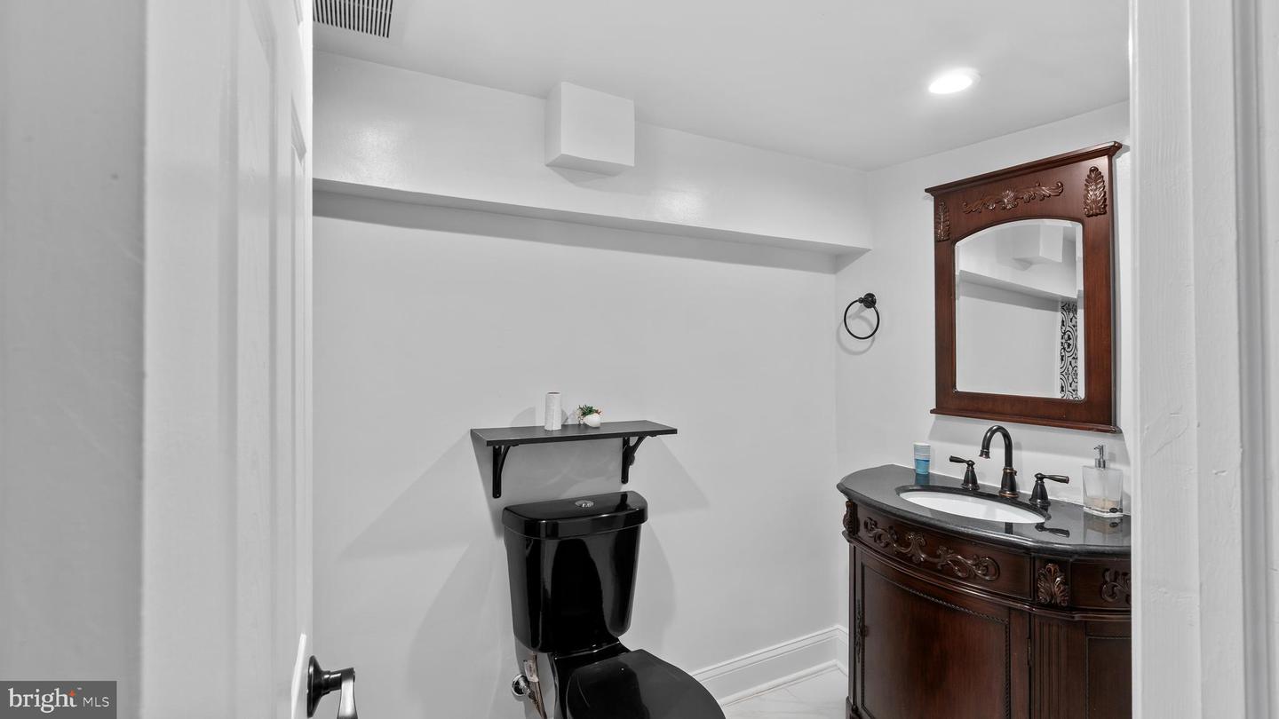 18 N Hawthorne Rd Property Photo 20