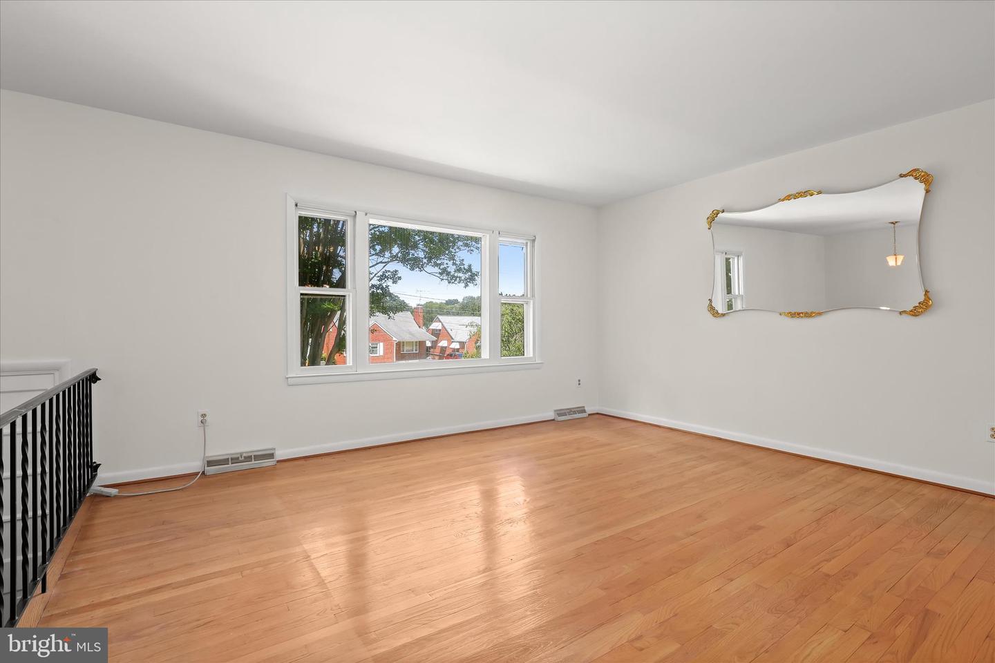 8305 Old Harford Rd Property Photo 3
