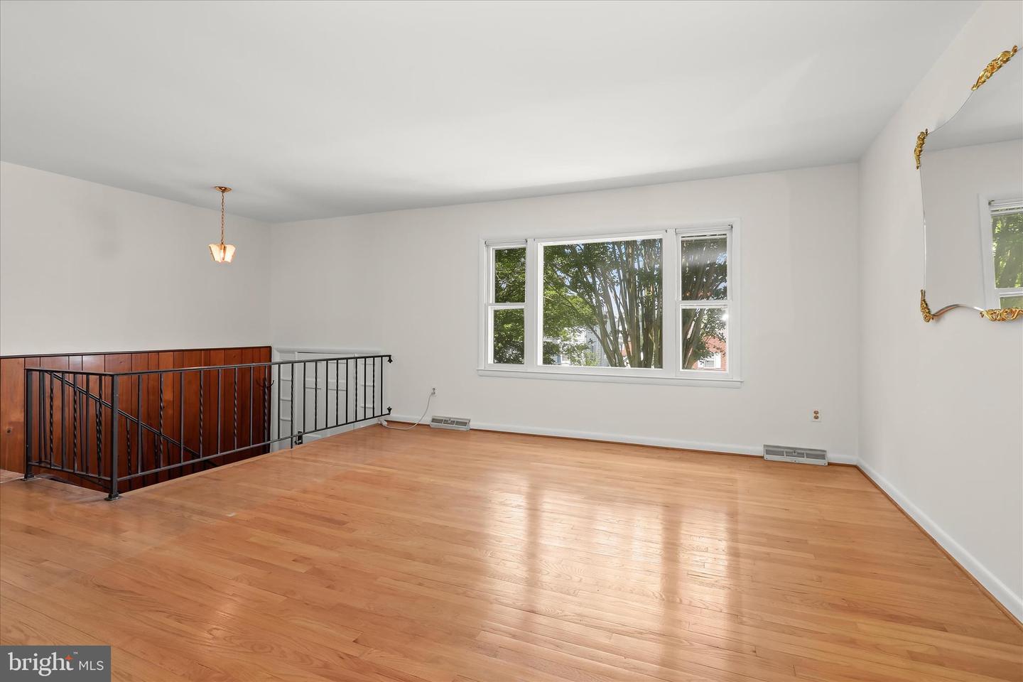 8305 Old Harford Rd Property Photo 4