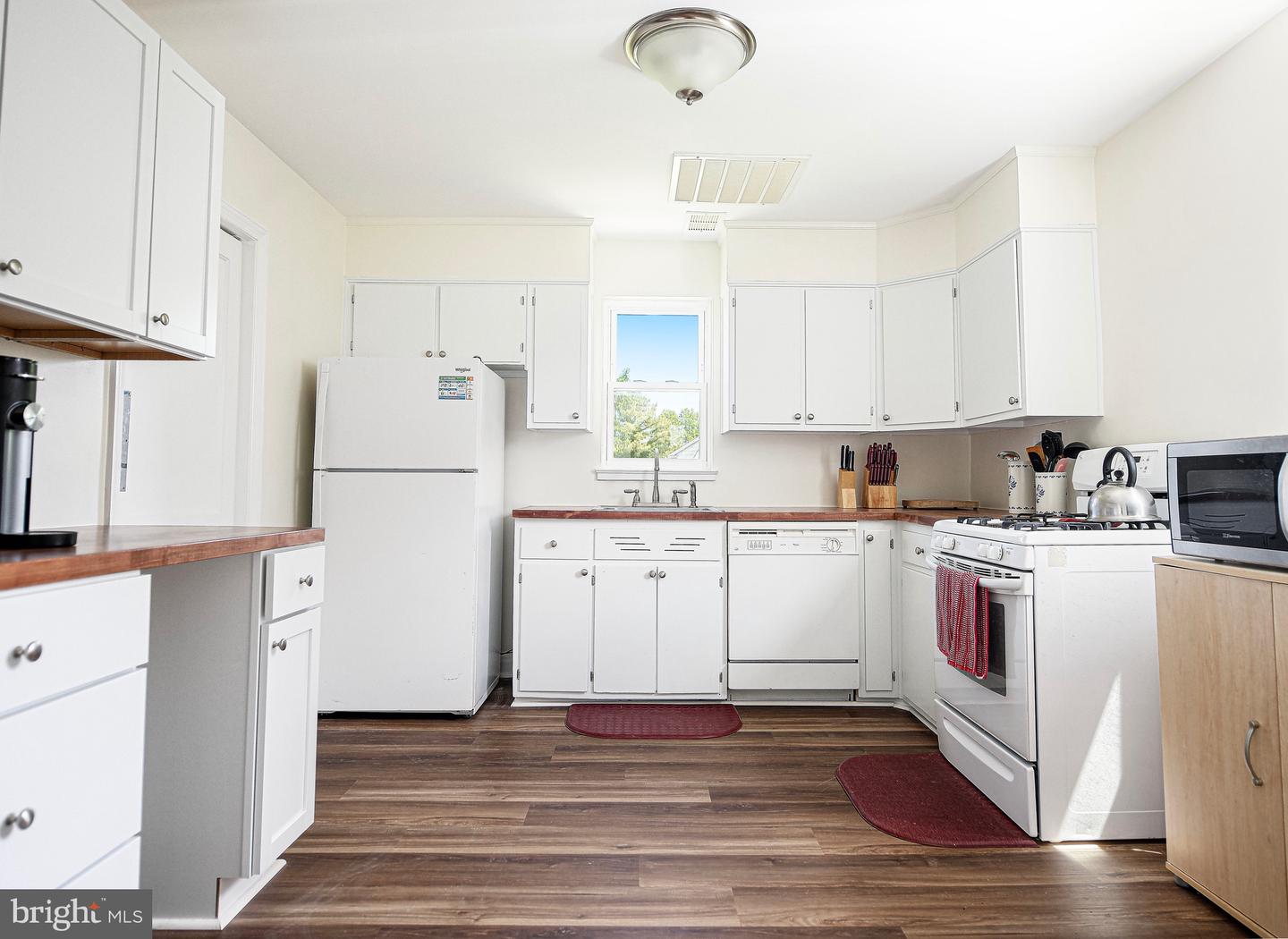 4210 Cardwell Property Photo 6