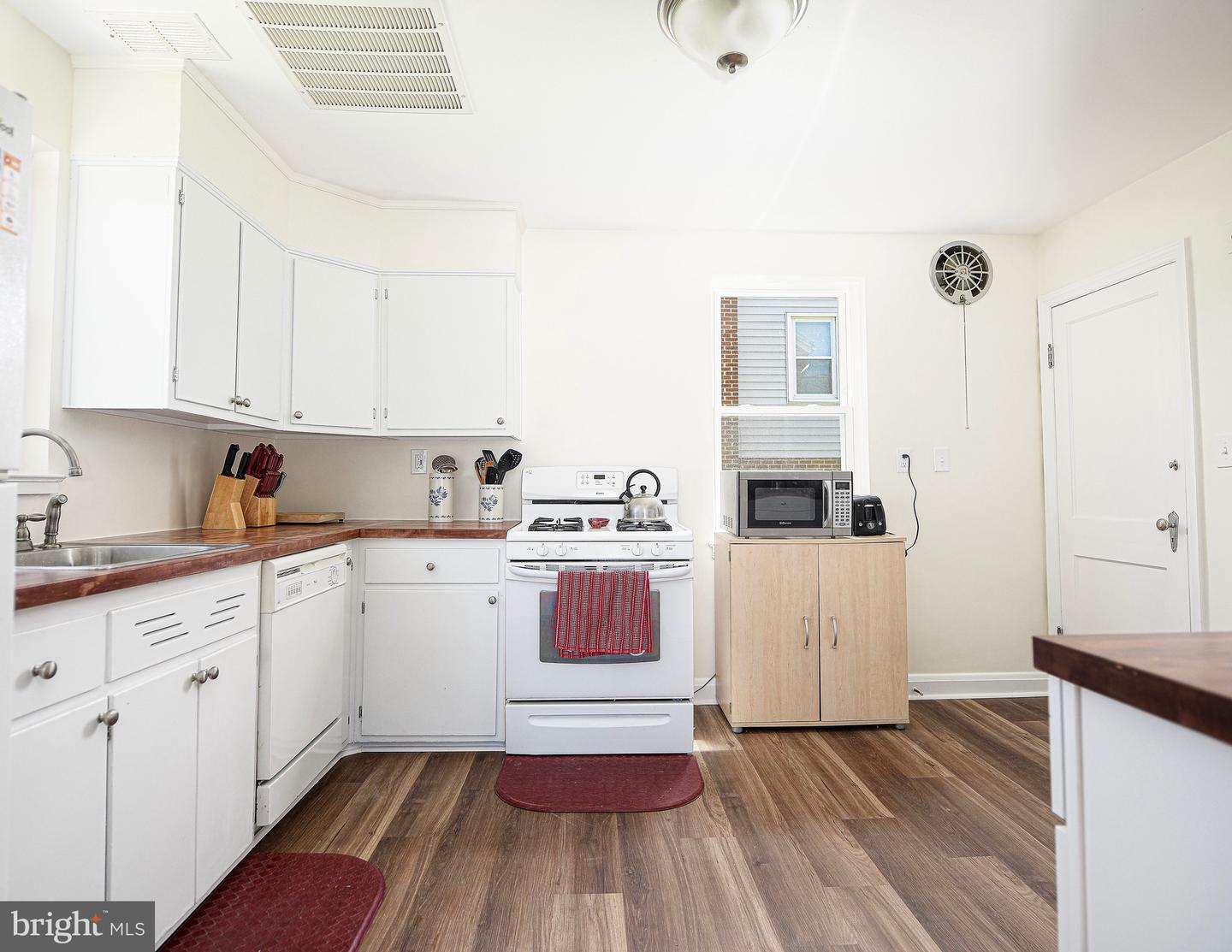 4210 Cardwell Property Photo 7