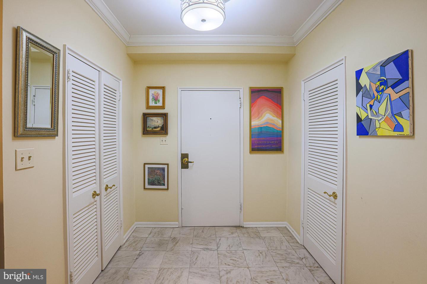 11 Slade #610 Property Photo 3