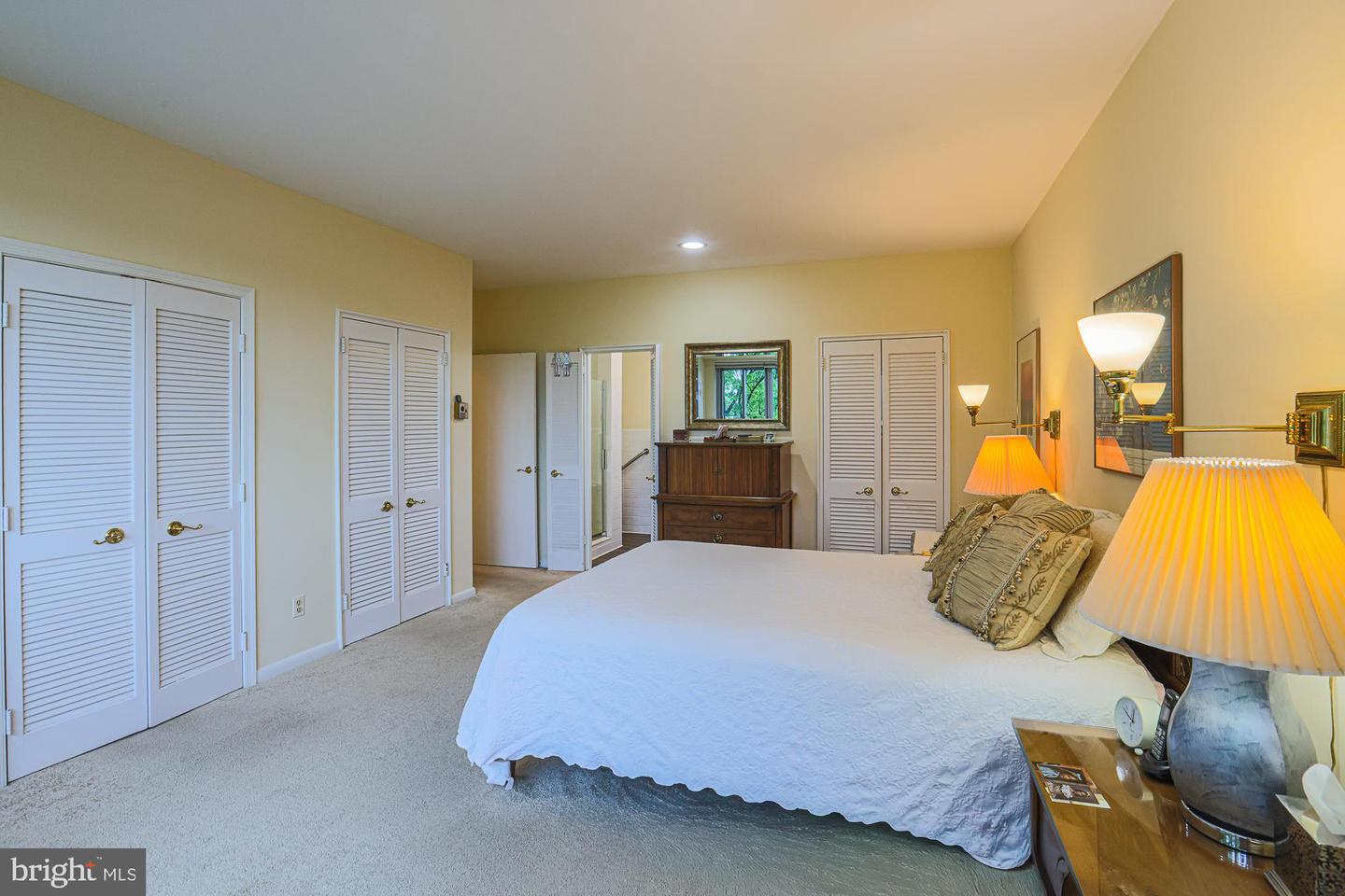 11 Slade #610 Property Photo 23