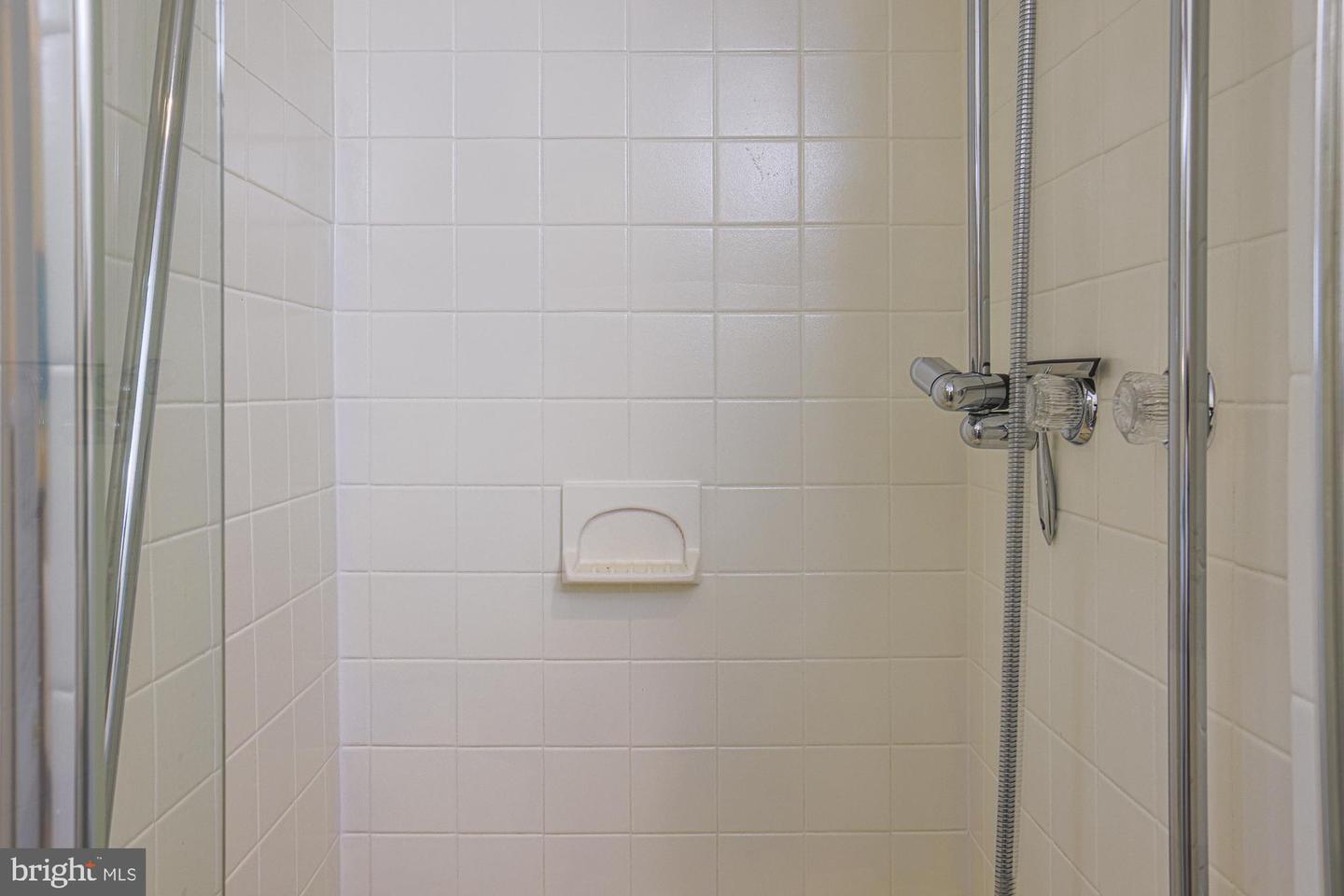 11 Slade #610 Property Photo 28