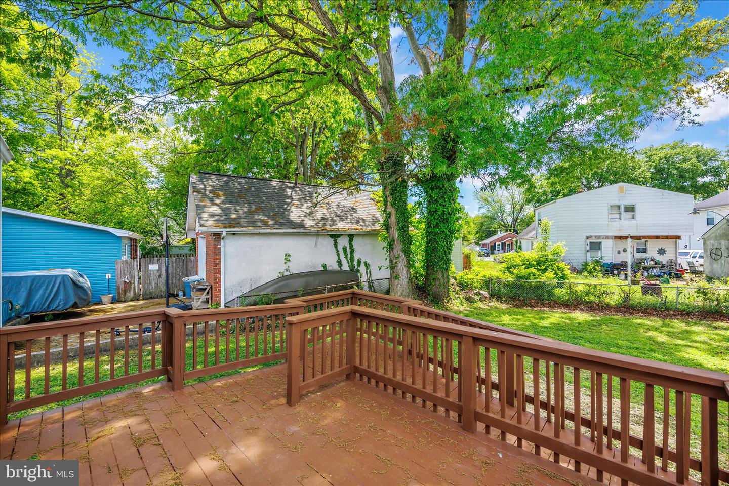 945 Renfrew Property Photo 29