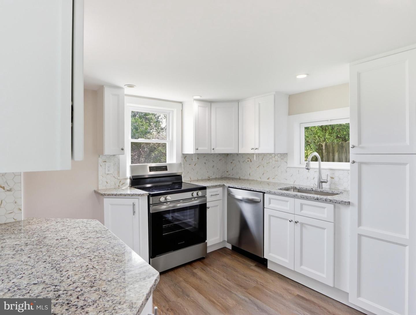 14207 Manor Rd Property Photo 6