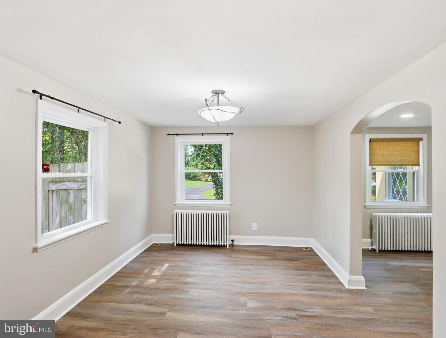 14207 Manor Rd Property Photo 9