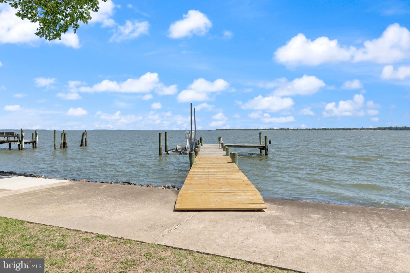 2545 Barrison Point Rd Property Photo 10
