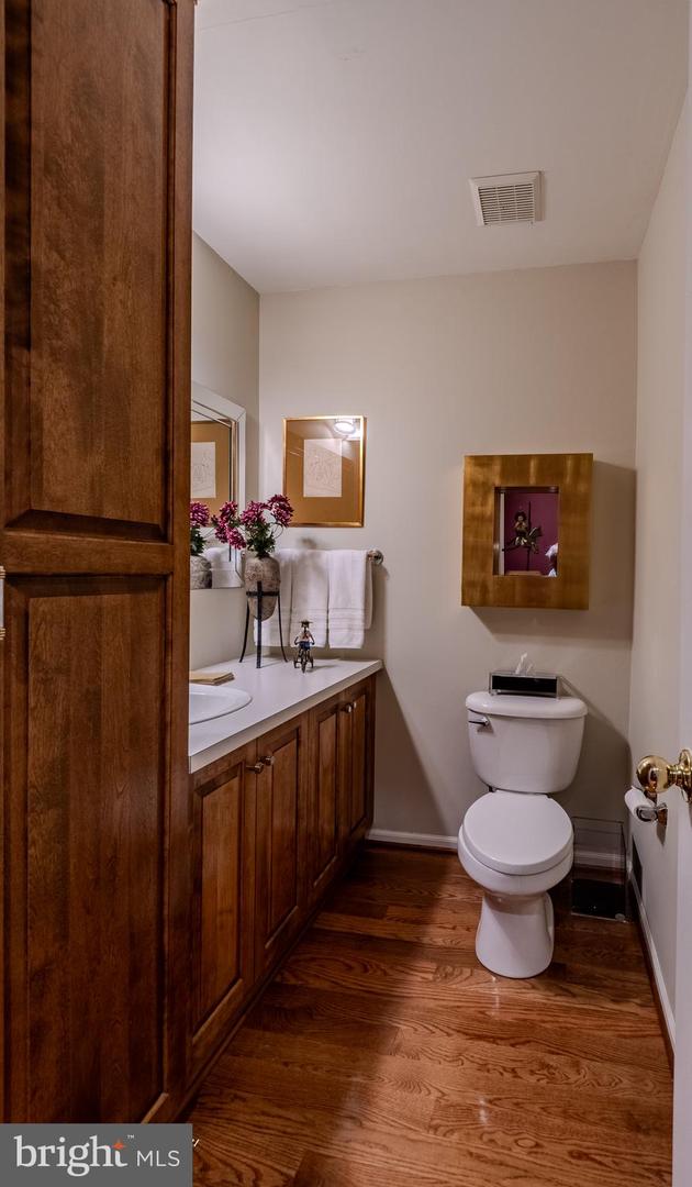 15 Austringer Ct #15 Property Photo 8
