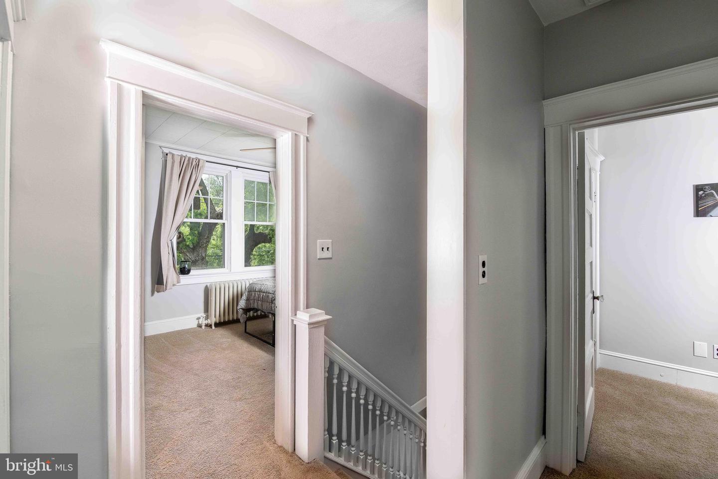 1823 Mayfield Ave Property Photo 11