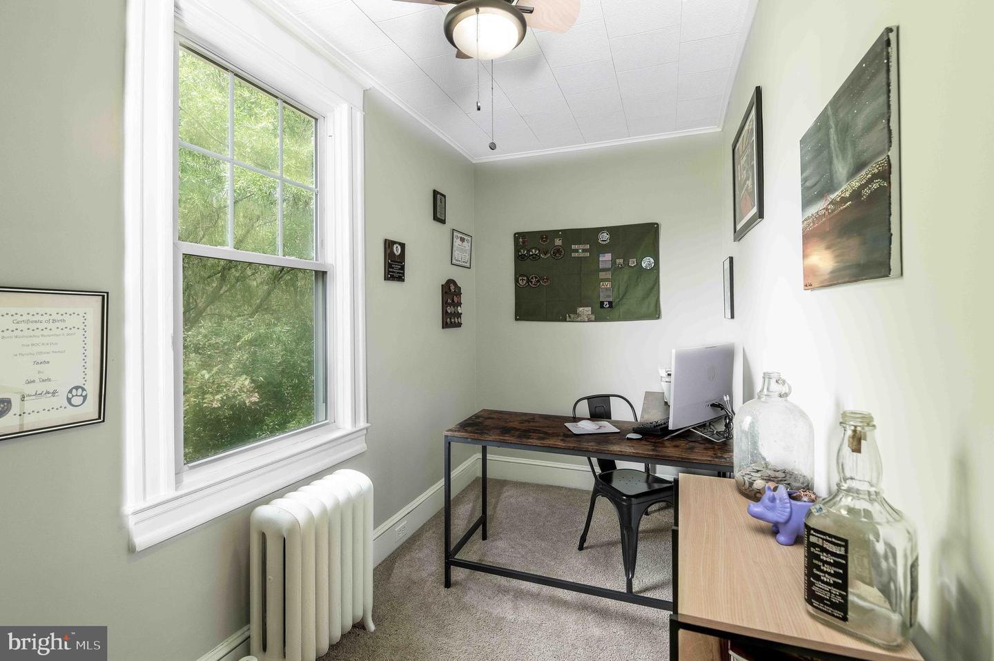 1823 Mayfield Ave Property Photo 14