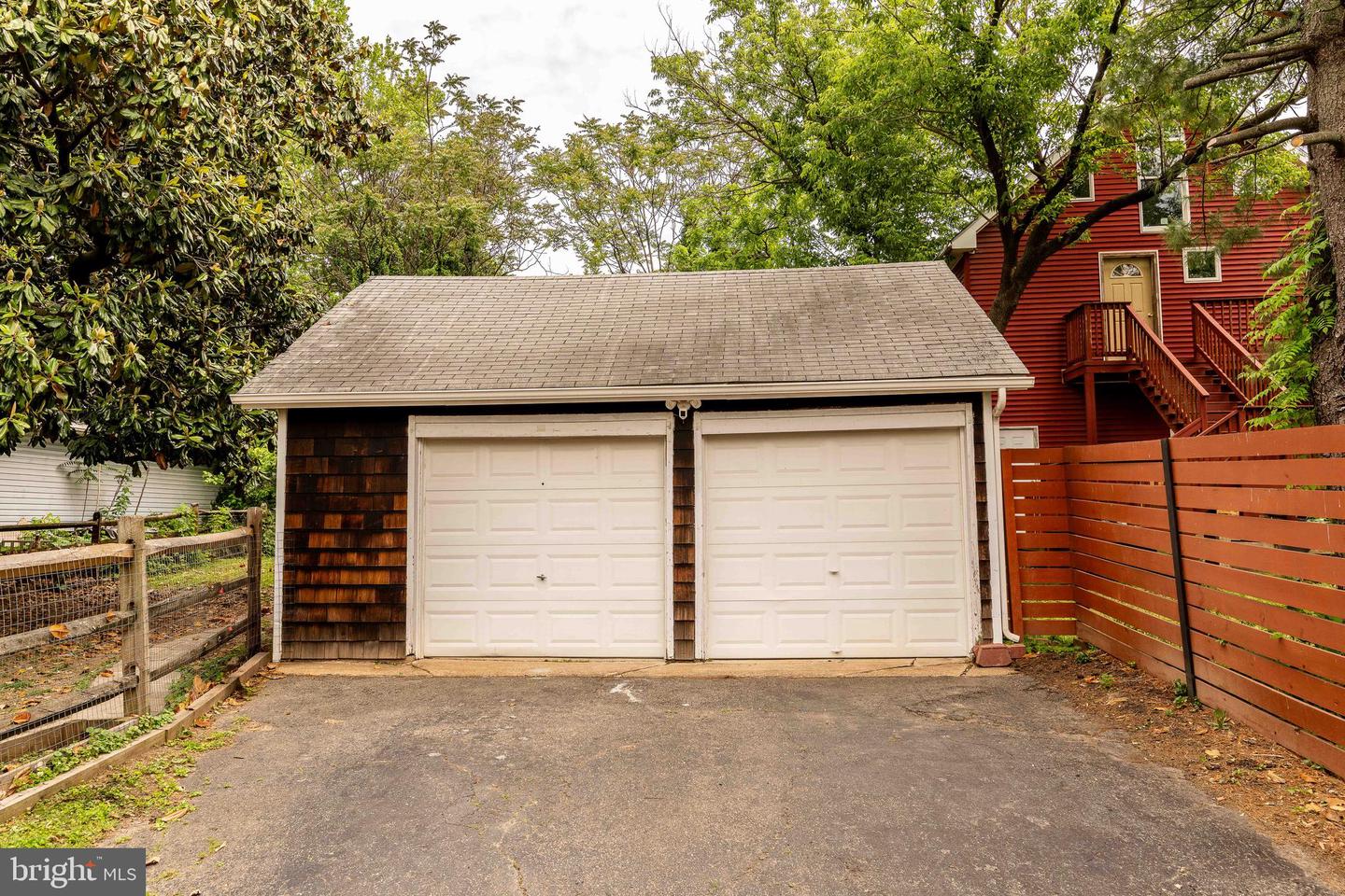 1823 Mayfield Ave Property Photo 24