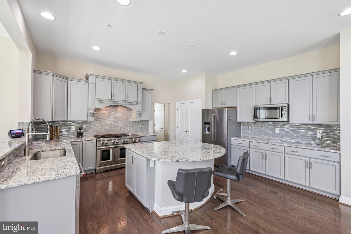 6517 Totteridge Property Photo 14
