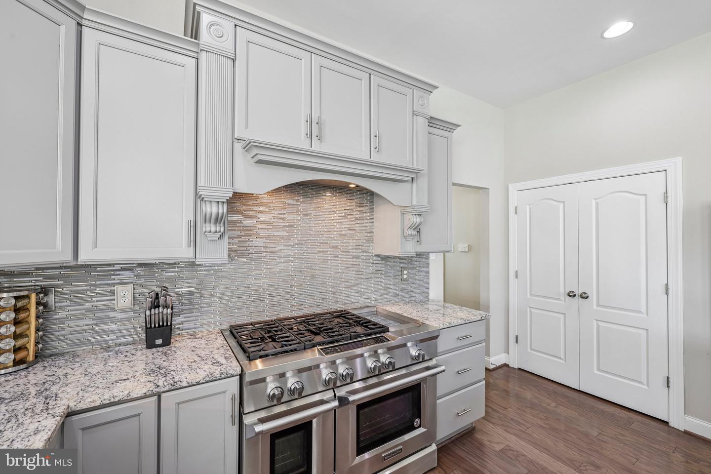 6517 Totteridge Property Photo 15