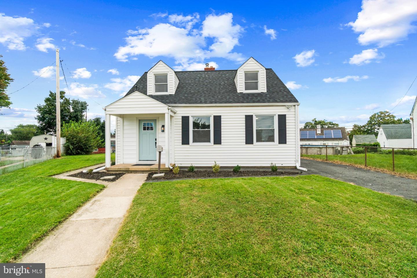 7415 HILL CT Property Photo 1